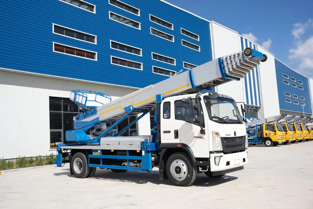 保定清苑出租云梯车高空作业车 建筑垃圾搬运